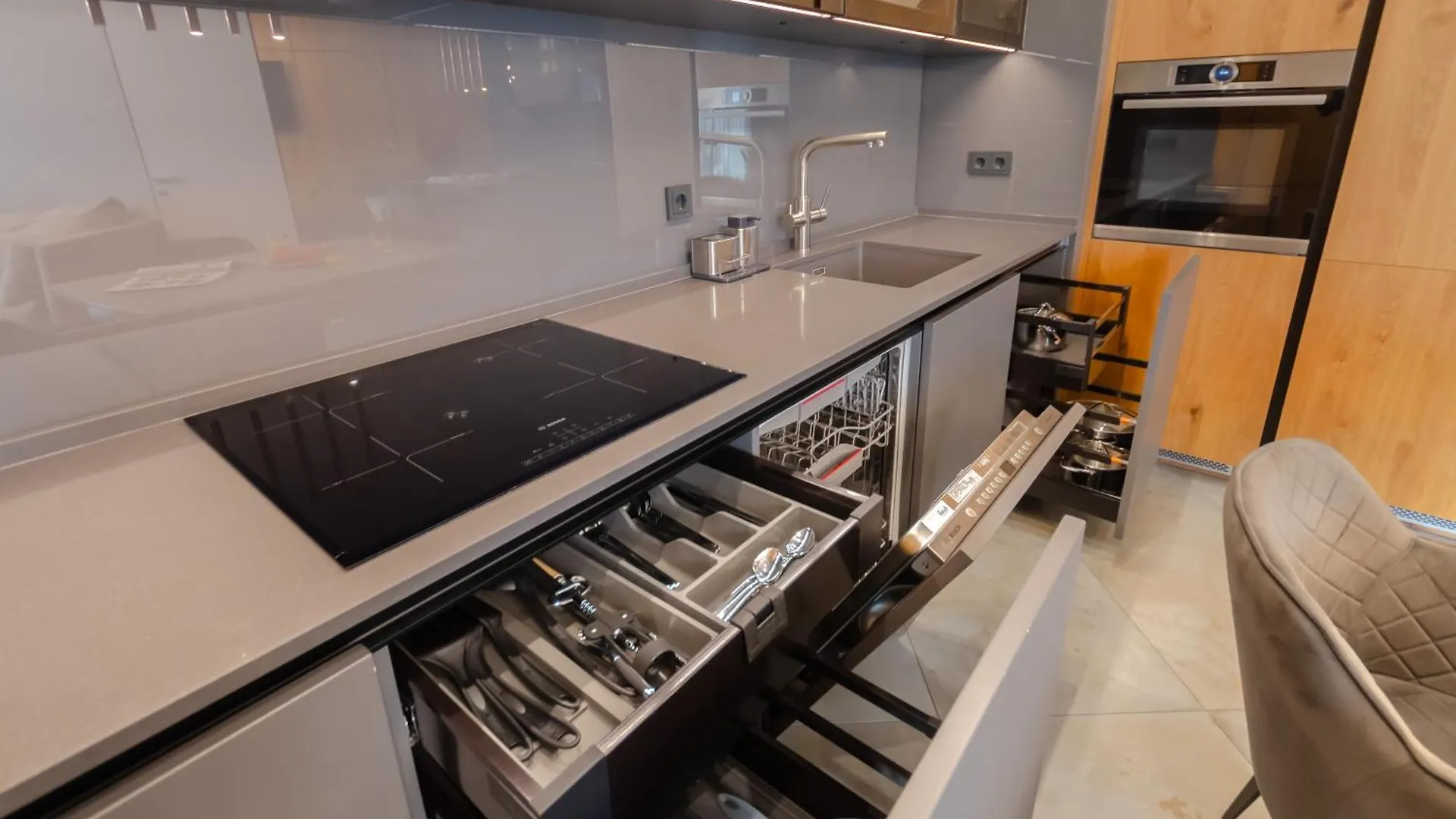 Modern New Cozy Apartment Kvartet Railway Station Kyiv